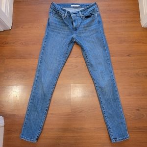 Levis skinny jeans . Worn a few times